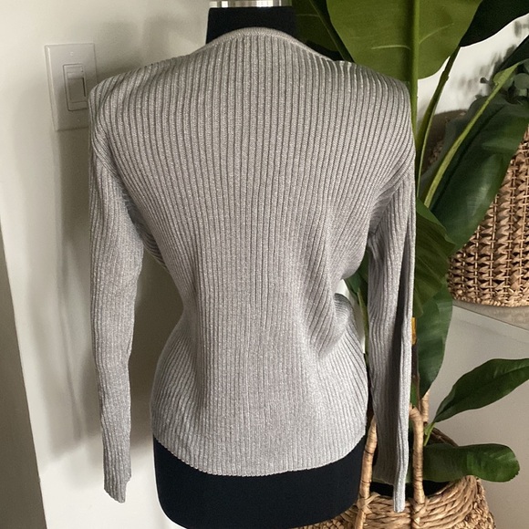 Beautiful Silver Cardigan with Zipper - Picture 4 of 8